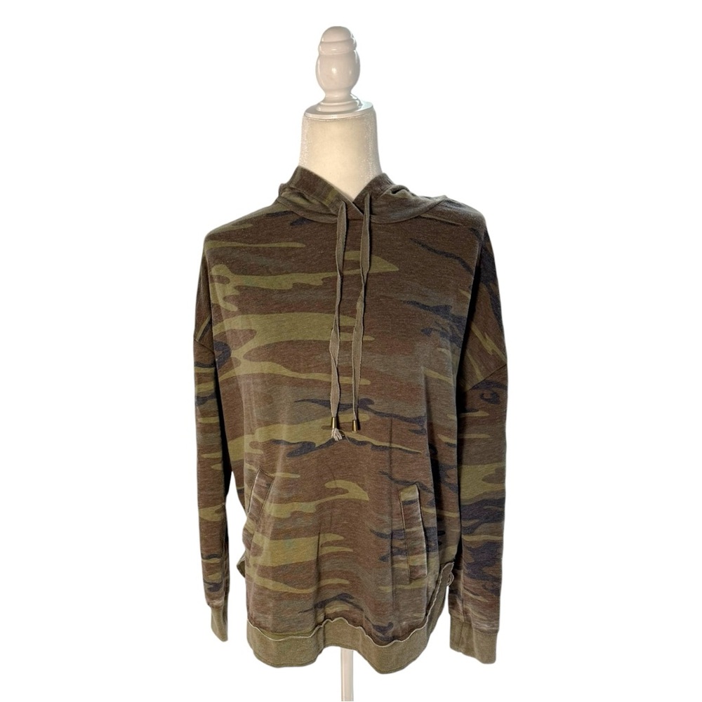 Altar’d State Womens Medium Camo Hoodie Pullover Lightweight Pocket Sweatshirt